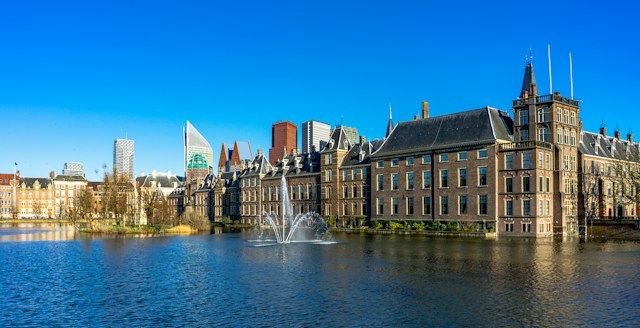 Kabinet wil koerswinst pas bij verkoop belasten, maar verlaagt de vrijstelling naar 1.000 euro