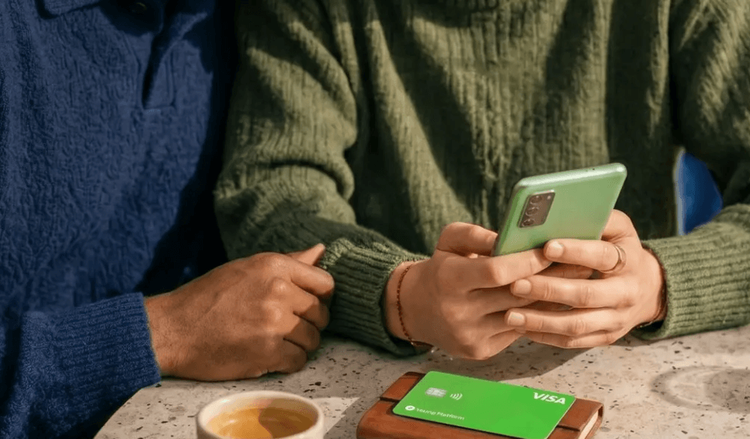 Young Platform chiude depositi e prelievi di USDC e indirizza gli utenti al Wallet DeFi